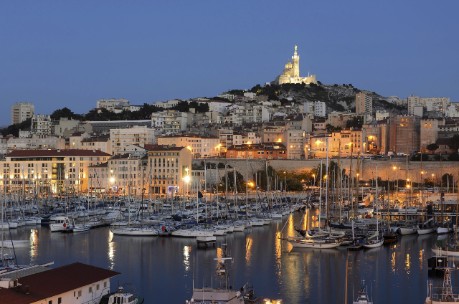 Vue panoramique du Vieux-Port de Marseille